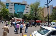 गर्दीची ठिकाणे आणि अरुंद रस्त्यांचे फायर ऑडिट करण्याच्या पालकमंत्र्यांनी सूचना