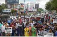 मुंढवा रहिवाशांचे आंदोलन : पाणी, वाहतूक आणि रस्त्यांच्या समस्यांवर कारवाईची मागणी