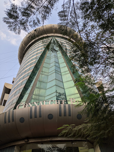 कॉफी शॉप तोडून टाकण्याची धमकी देत केला प्राणघातक हल्ला