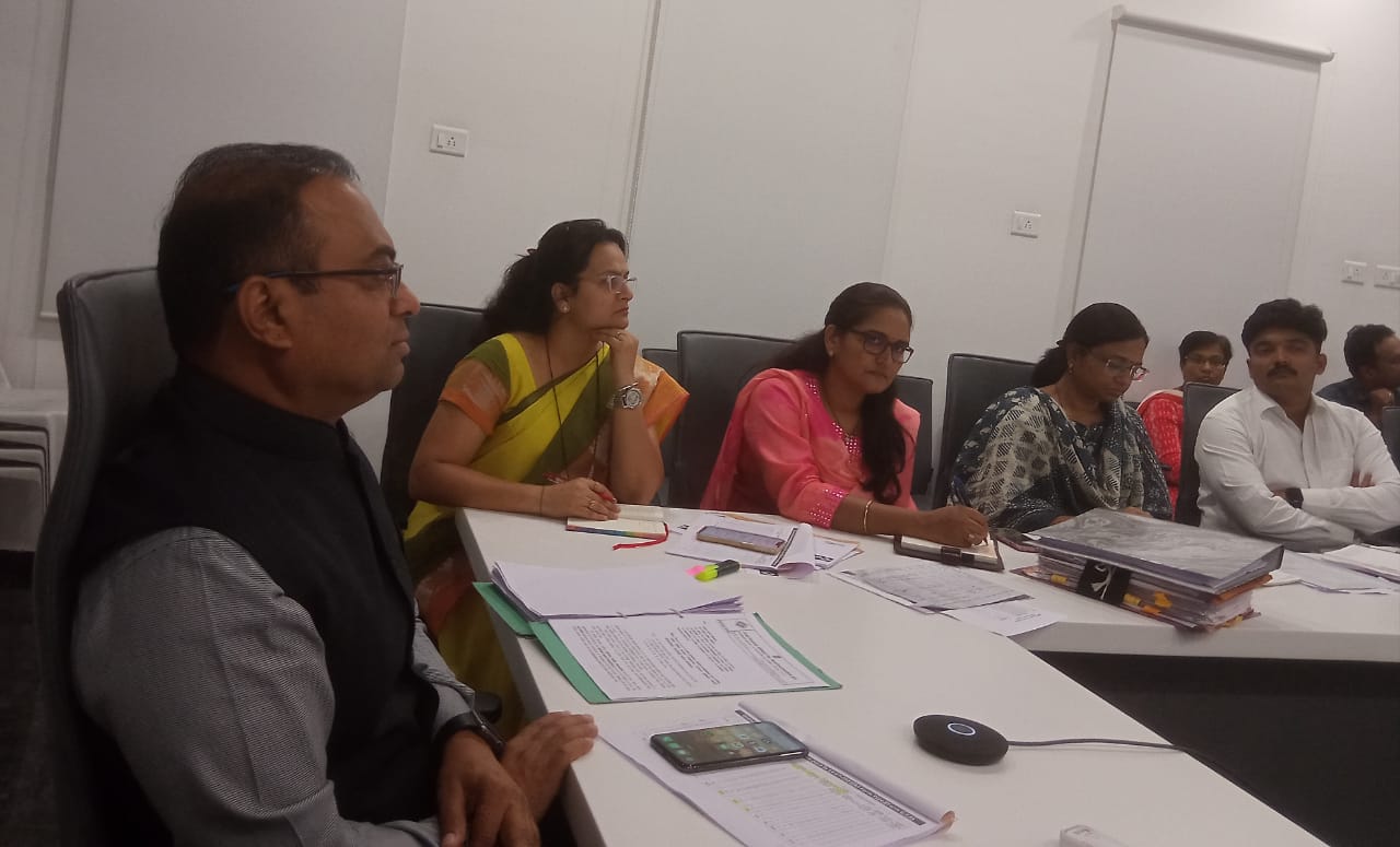 जिल्ह्यातील २० हजार गृहनिर्माण संस्थांमध्ये विशेष मतदार नोंदणी अभियान’-जिल्हाधिकारी डॉ.राजेश देशमुख