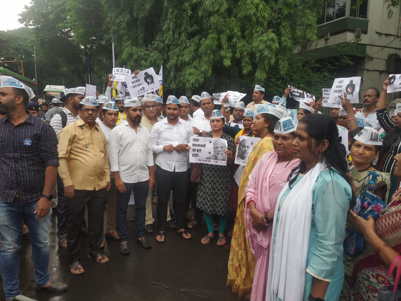 मणिपूर प्रकरणावर पंतप्रधान मोदी यांच्या प्रतिक्रियेवर पुण्यातील 'आप'ची संतप्त निदर्शने