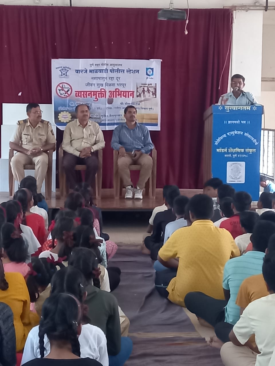 पोलिसांनी जनजागृती मोहीमेद्वारे दिले सामाजिक विषयांचे धडे