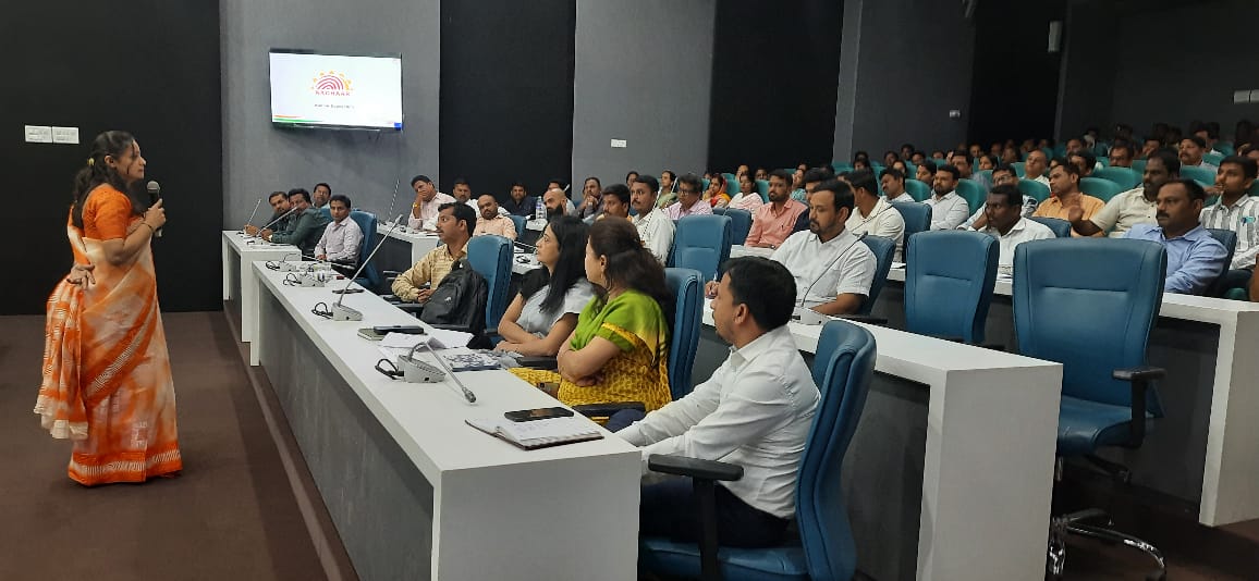 आधारबाबत कुशल प्रशिक्षकांसाठी प्रशिक्षणाचे आयोजन