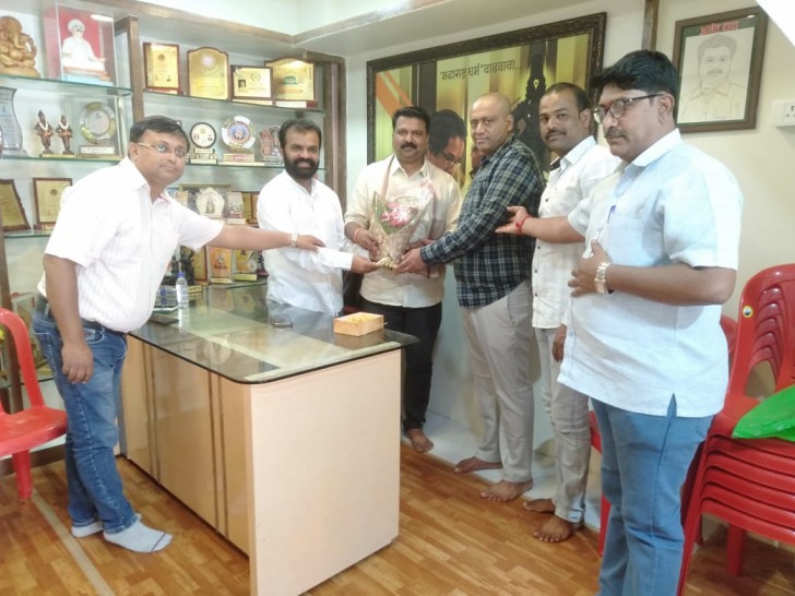 नगरसेवक अनंत कोऱ्हाळे यांच्या जन्मदिनानिमित्त शिवसेना जनसंपर्क कार्यालयाचे उद्घाटन