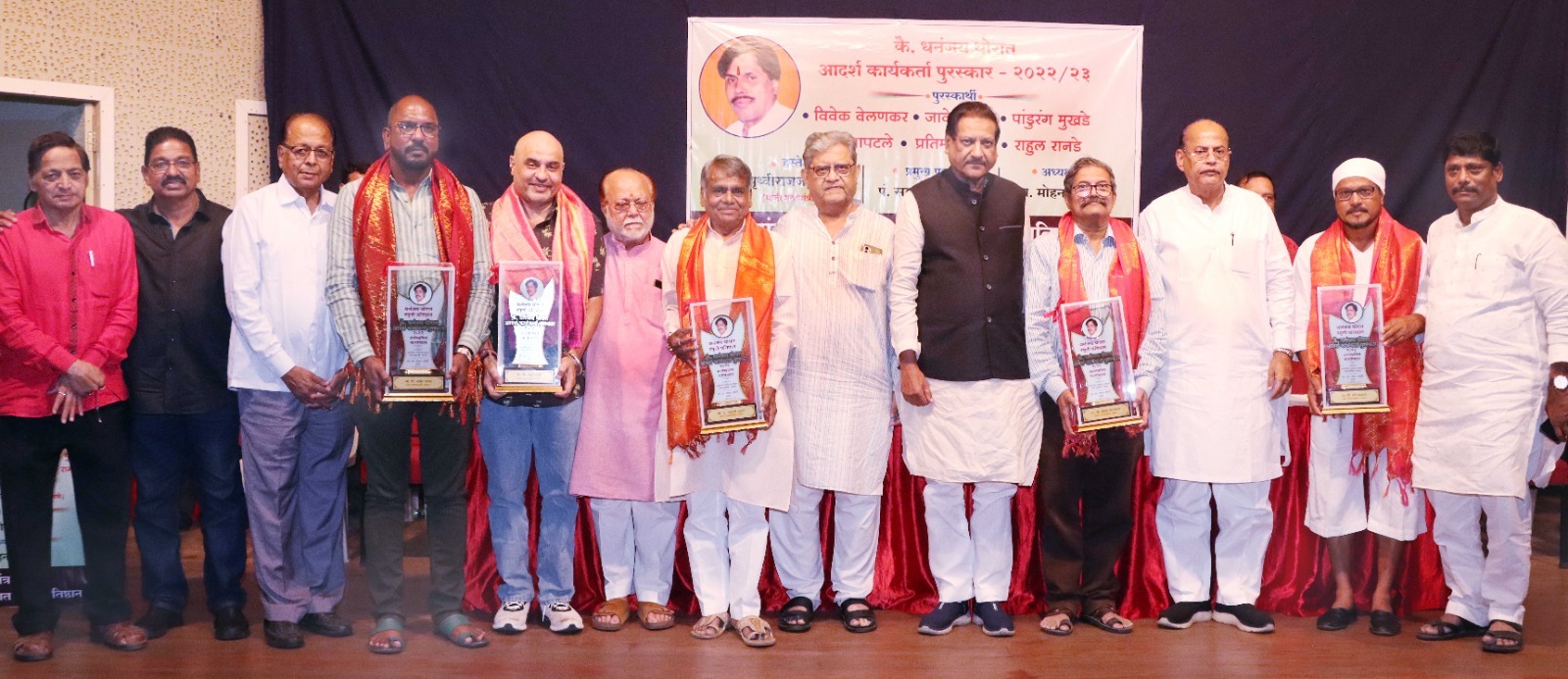 प्रोत्साहनासाठी कार्यकर्त्याच्या पाठीवर कौतुकाची थाप गरजेची