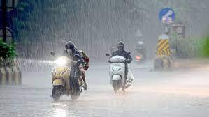 पुण्यातील काही भागात मुसळधार पाऊस; नागरिकांची तारांबळ
