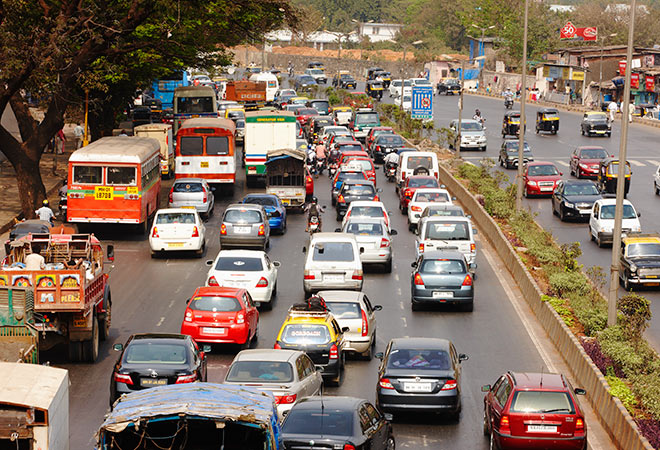 पुण्यात वर्षभरात सुमारे तीन लाख वाहनांची भर; गतवर्षींच्या तुलनेत ३६ हजारांची वाढ