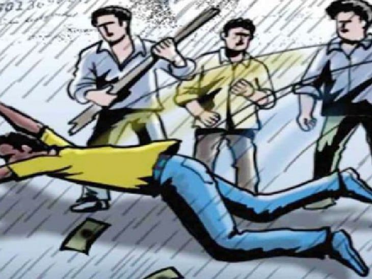 भांडण मिटवायचा प्रयत्न केला तरीही कुटुंबाला मारहाण करुन जीवे मारण्याची धमकी, चार जणांवर गुन्हा दाखल