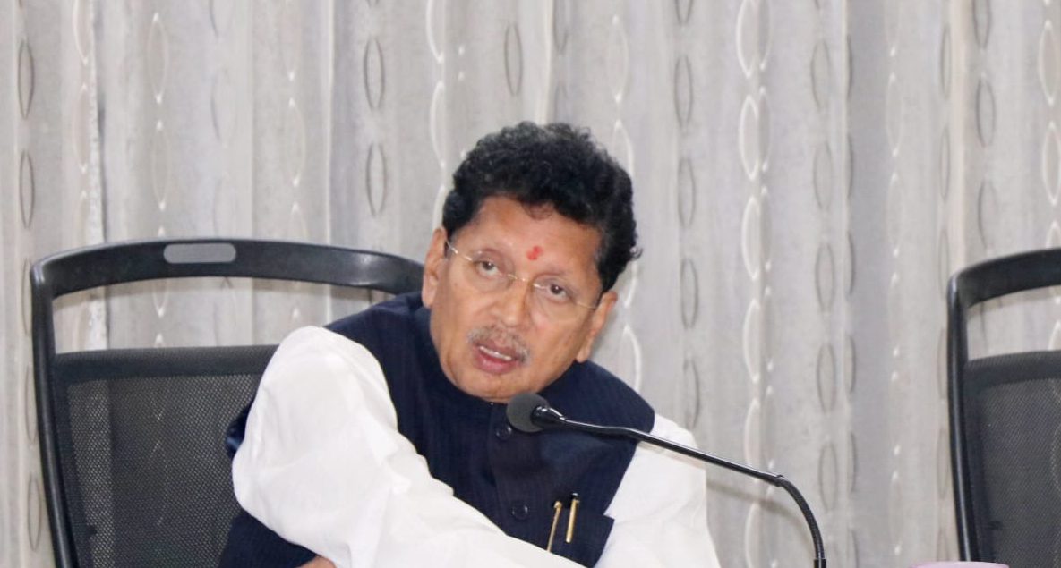 इंद्रायणी नदीत जाणारे दूषित पाणी तातडीने रोखा-दीपक केसरकर