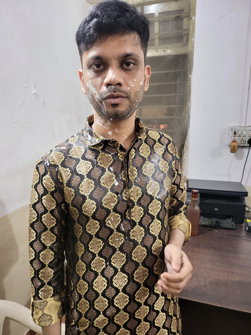 धक्कादायक - नव भारतीय शिव वाहतूक संघटनेच्या महाराष्ट्र राज्य चिटणीसावर रंग फेक