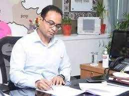 महाविद्यालयांनी विद्यार्थ्यांच्या मतदार नोंदणीसाठी विशेष शिबिरांचे आयोजन करावे-जिल्हाधिकारी डॉ. राजेश देशमुख