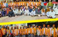 मुंबई मराठा मोर्चामध्ये सहभागी झालेल्या जोगेश्वरी, पारगाव युवकांचे ग्रामस्थांकडून मोठ्या जल्लोषात स्वागत