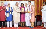 स्वर-ज्ञान संगीत समारोह उत्साहात : पं. नयन घोष आणि तेजस उपाध्ये यांना स्वर-ज्ञान पुरस्कार प्रदान