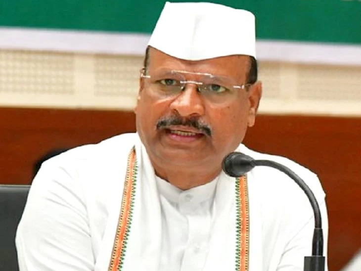 पीक विमा नोंदणीसाठी जादा रक्कम आकारल्यास कडक कारवाई करावी- कृषिमंत्री अब्दुल सत्तार