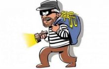 ट्रान्सफॉर्मर मधील तेल सांडवत तांब्याच्या तारांवर डल्ला