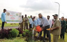 क्रांती दिनाच्या निमित्ताने दापोडी येथे वृक्षारोपण कार्यक्रम संपन्न
