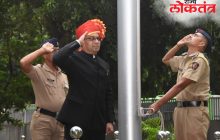 जिल्हाधिकारी डॉ. राजेश देशमुख यांच्या हस्ते जिल्हाधिकारी कार्यालयात ध्वजारोहण