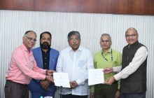 विद्यार्थ्याचा सर्वांगीण विकास आणि संवाद कौशल्याच्या दृष्टीने ठरेल उपयुक्त  - उच्च व तंत्र शिक्षण मंत्री चंद्रकांत पाटील