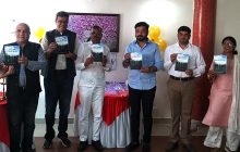 ‘आपल्या जीवनाचा स्वतः नायक व्हा' पुस्तकाचे प्रकाशन