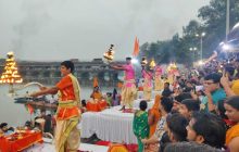 छठ महापुजा निमित भव्य गंगा आरती; भाविकांची अलोट गर्दी