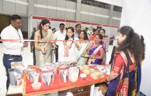 मंत्रालयात दिवाळी फराळ व सजावट साहित्याच्या स्टॉलचे मंत्री आदिती तटकरे यांच्या हस्ते उद्घाटन