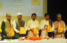 ‘संतसाहित्यातील मूल्यविचार' ग्रंथ तरुण पिढीसाठी शिदोरी : डॉ. सदानंद मोरे