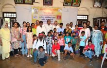 तब्बल १२२ मूकबधिर मुले व ज्येष्ठांना श्रवणयंत्र वाटप