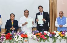 उद्योजकतेला नवकल्पनांची जोड असावी- प्रा.डाॅ.मंगेश कराड