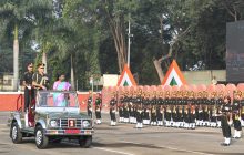 पुणे येथील सशस्त्र दल वैद्यकीय महाविद्यालयाला राष्ट्रपतींच्या हस्ते ‘प्रेसिडेंट्स कलर’ प्रदान