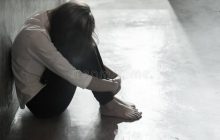 शाळकरी मुलीवर अत्याचार करत तिला बेशुद्ध अवस्थेत सोडून मुंबईहून आलेला तरुण पसार..