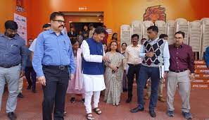 शालेय शिक्षण मंत्री दीपक केसरकर यांच्याकडून राष्ट्रीय बालवैज्ञानिक प्रदर्शनस्थळाची पाहणी