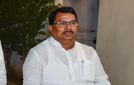 रूफ टॉप हॉटेलवर बंदी आणण्यासंदर्भात धोरणात्मक निर्णय घ्यावा - विरोधी पक्षनेते विजय वडेट्टीवार