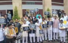 शेतकऱ्यांच्या प्रश्नावरील चर्चेची सूचना फेटाळल्याने विरोधक आक्रमक