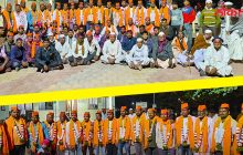 मुंबई मराठा मोर्चामध्ये सहभागी झालेल्या जोगेश्वरी, पारगाव युवकांचे ग्रामस्थांकडून मोठ्या जल्लोषात स्वागत