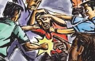 डिपीचा फ्युज काढल्याच्या कारणावरून सावत्र चुलत भावांमध्ये उडाला भडका; मारहाणीत ७० वर्षाच्या आजीसह सहा जण जखमी