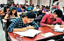 केंद्रीय शिक्षण मंत्रालयाच्या शालेय शिक्षण अहवालात मागील दोन वर्षां पासून महाराष्ट्र पिछाडीवर