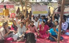 सारथी बार्टी महाज्योती फेलोशिपसाठी संशोधक आक्रमक ; आझाद मैदानावर आंदोलन