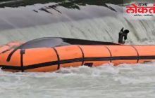 शोध मोहिमेच्या पथकाची बोट उलटली; तीन जवानांचा मृत्यू